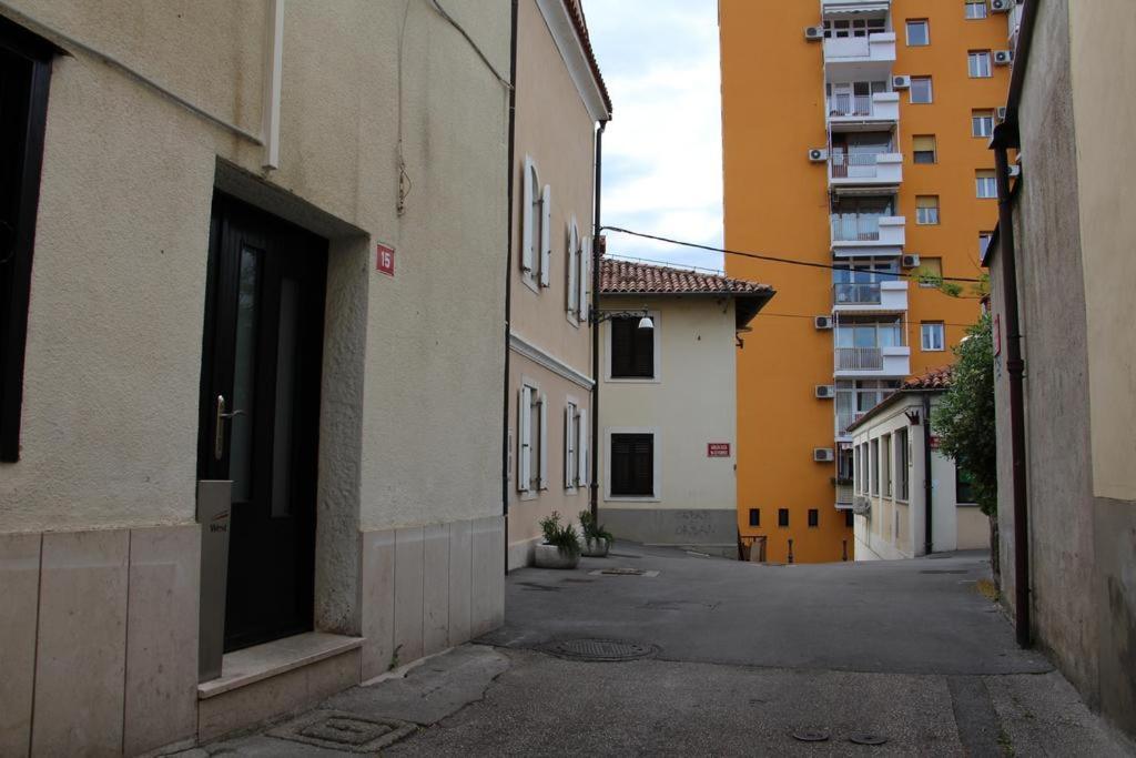 Appartamento House For Rent Capodistria Esterno foto